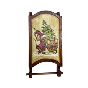 Vintage 1977 Christmas Anthropomorphic Mouse‎ Mice Wooden Sled Plaque linen hold